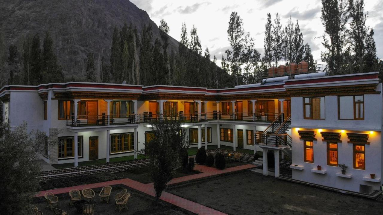 Hotel Nubra Residency Charāsa Kültér fotó